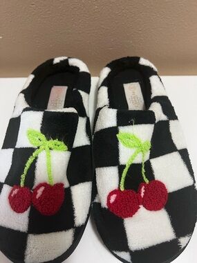 Checkered Cherry Slip-On Slippers - Black & White with Red Cherry Size 8